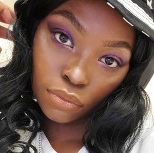 Meet your Posher, Daynah